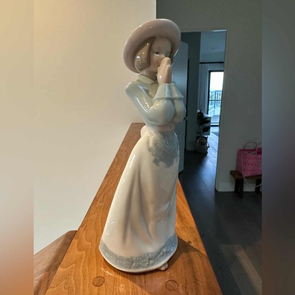 Lladro Figurine
